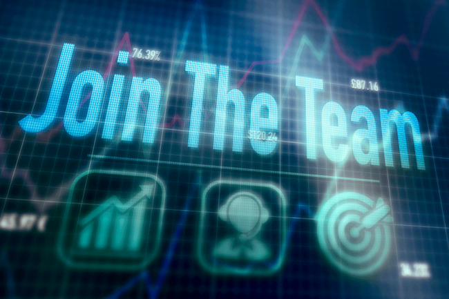 08_blog Imagem digital com o texto "Join the Team" sobreposto a gráficos de desempenho e ícones corporativos, representando recrutamento estratégico e crescimento empresarial.